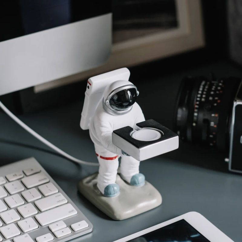 [iwatch充电座 支架]宇航员