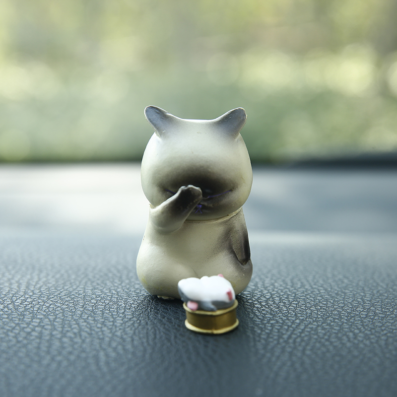 汽车摆件个性创意车内装饰品可爱车载手办卡通公仔女 暹罗捂脸-老鼠