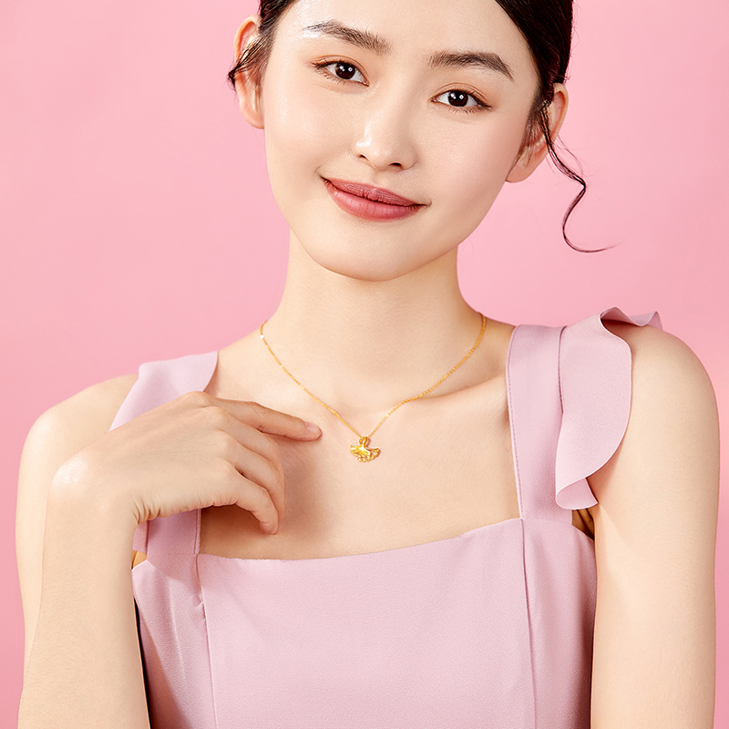 梦金园银杏叶黄金吊坠简约百搭足金挂坠优雅银杏叶显大生日礼物送女士/配银项链