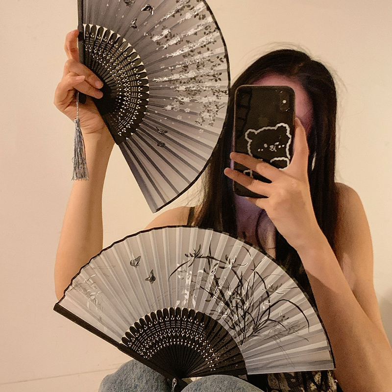 [补贴10%]中国风折叠小扇子随身携带古风汉服马面裙舞蹈新中式夏天黑色竹扇 水墨画金色高清大图