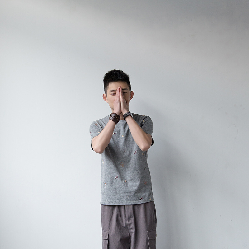 |夏季男士纯棉刺绣圆领T恤清新短袖青年圆领