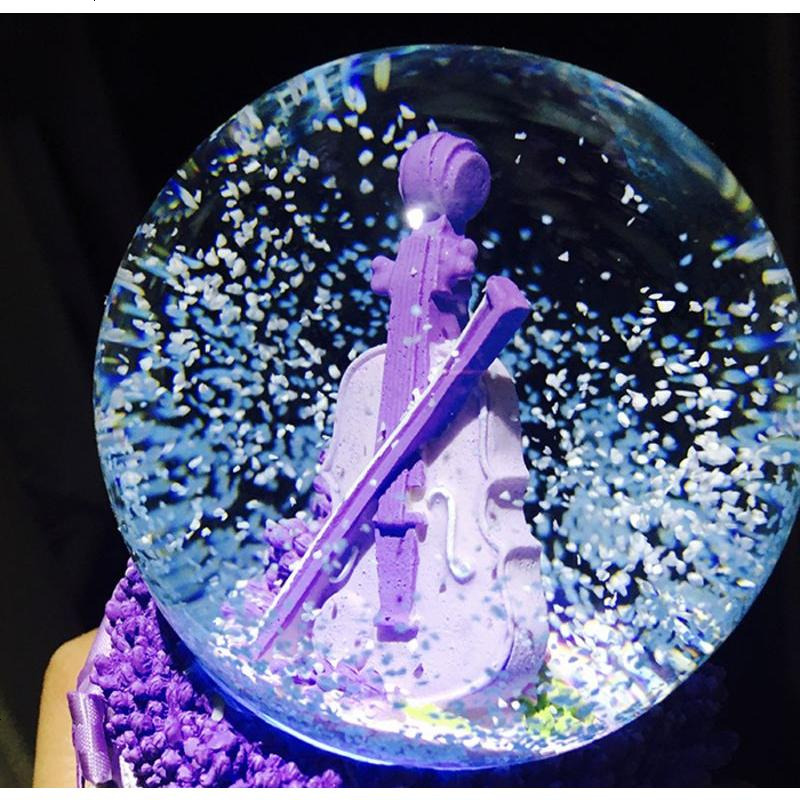 新灯光雪花水晶球音乐盒儿童生日圣诞节礼物摆件公主天空之城礼物