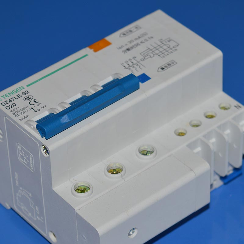 正泰 漏电断路器 DZ47LE-32A/3 3 380V 20A