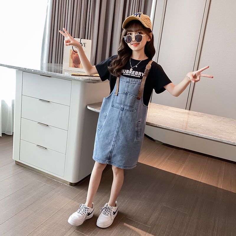 女童夏装套装2021新款洋气时髦潮衣童装儿童夏季牛仔背带裙两件套 浅蓝色 牛仔背带裙(单件) 110码