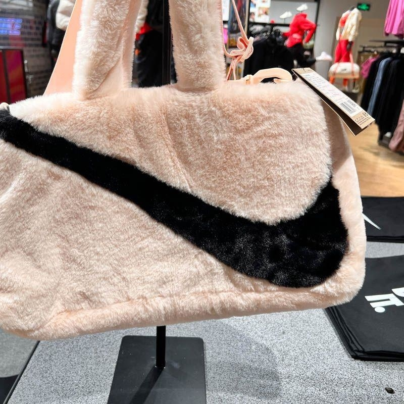NIKE耐克单肩包运动休闲毛绒手提包斜挎包背包FB3050-838 D
