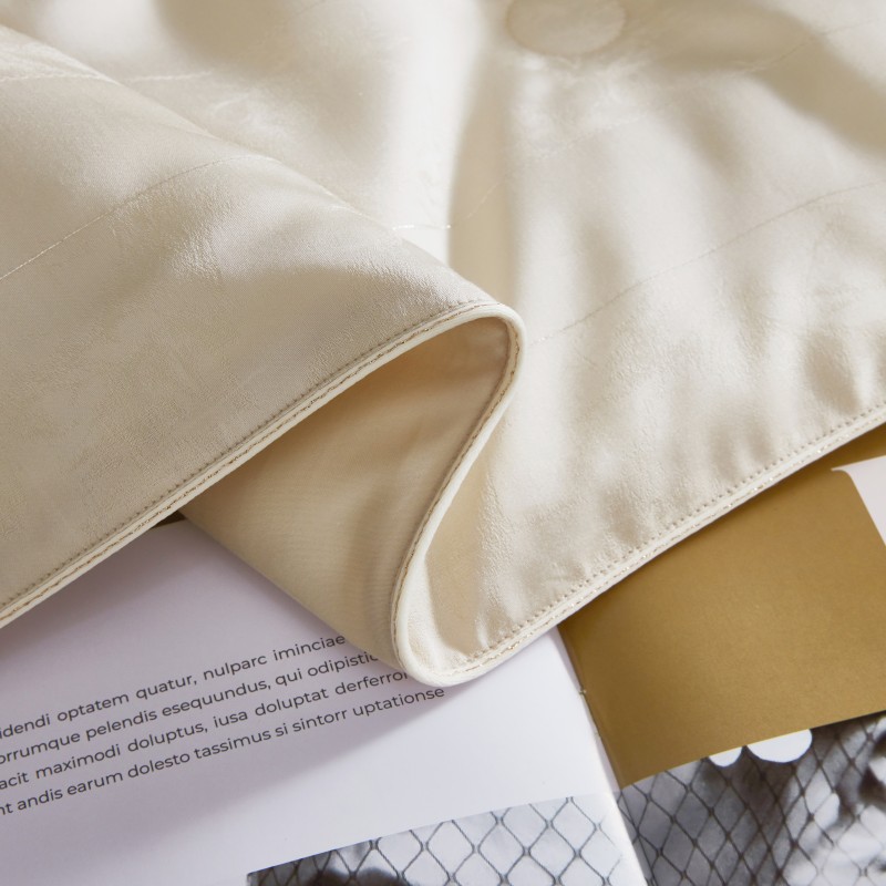 梦洁家纺 60天丝提花纤维蚕丝复合四季被:银海生花 200*230cm 1150g高清大图