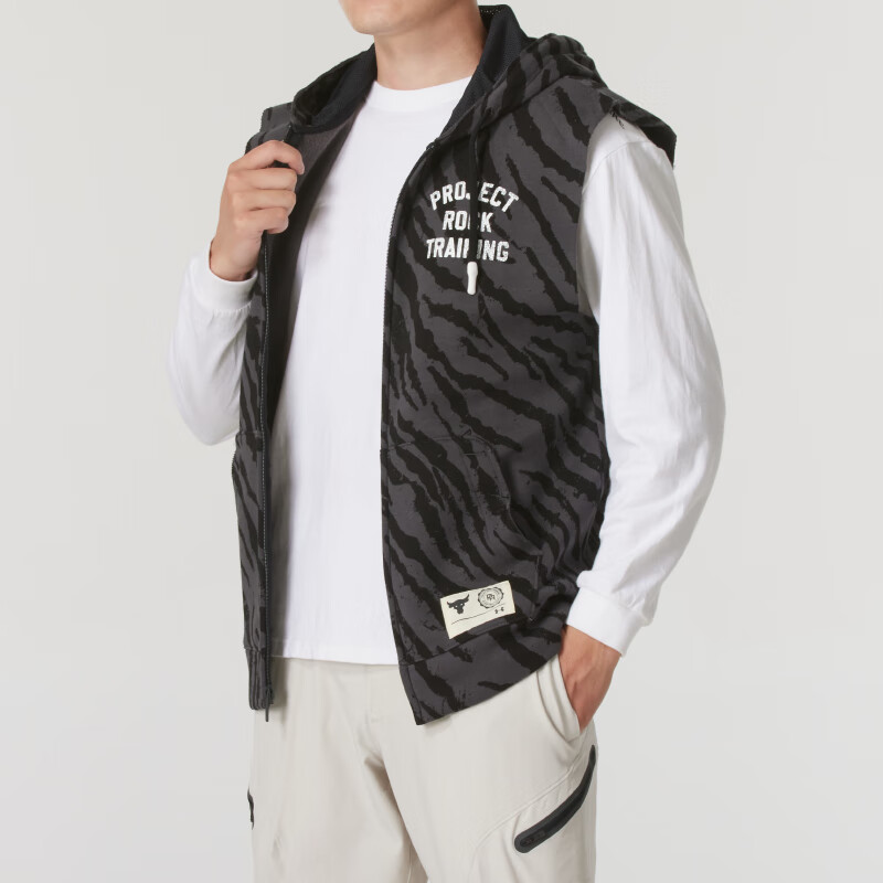 安德玛(Under Armour)男装新款运动连帽夹克潮流时尚舒适休闲无袖训练拉链外套1377444-001 ZP高清大图