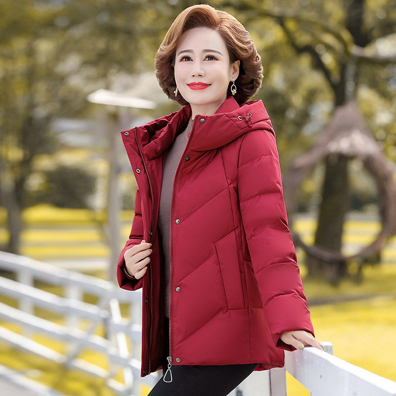 羽绒服女短款宽松冬装中老年妈妈大码连帽气质奶奶时尚白鸭绒外套