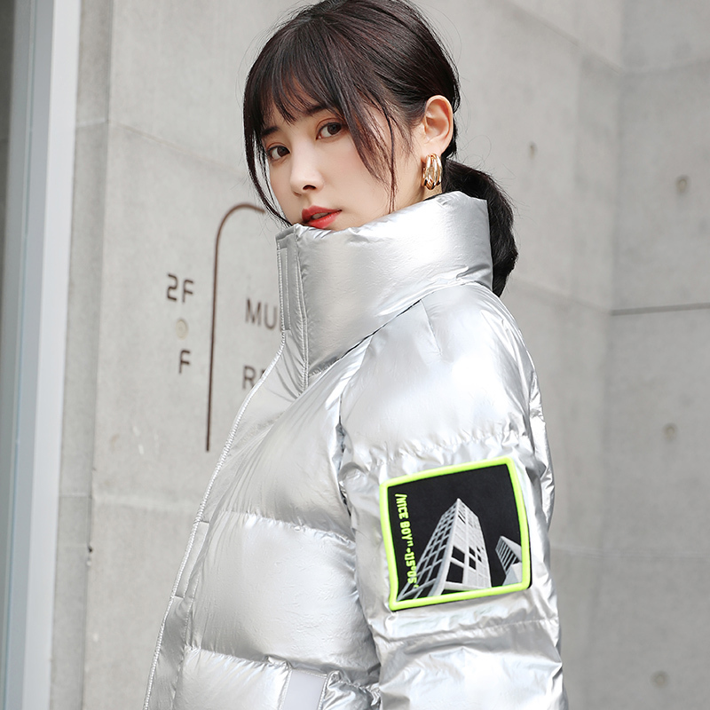 yaloo雅鹿银色亮面羽绒服女短款白鸭绒加厚防风面包服外套h