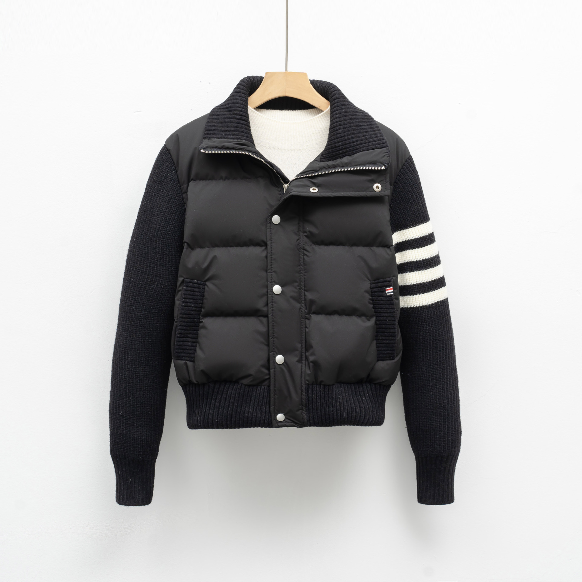 90绒新国标鸭绒新款针织拼接条纹轻薄羽绒服短款外套女高清大图