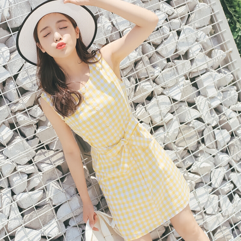 韩版小清新无袖棉麻格子连衣裙女夏收腰显瘦明媚黄短裙绑带背心裙