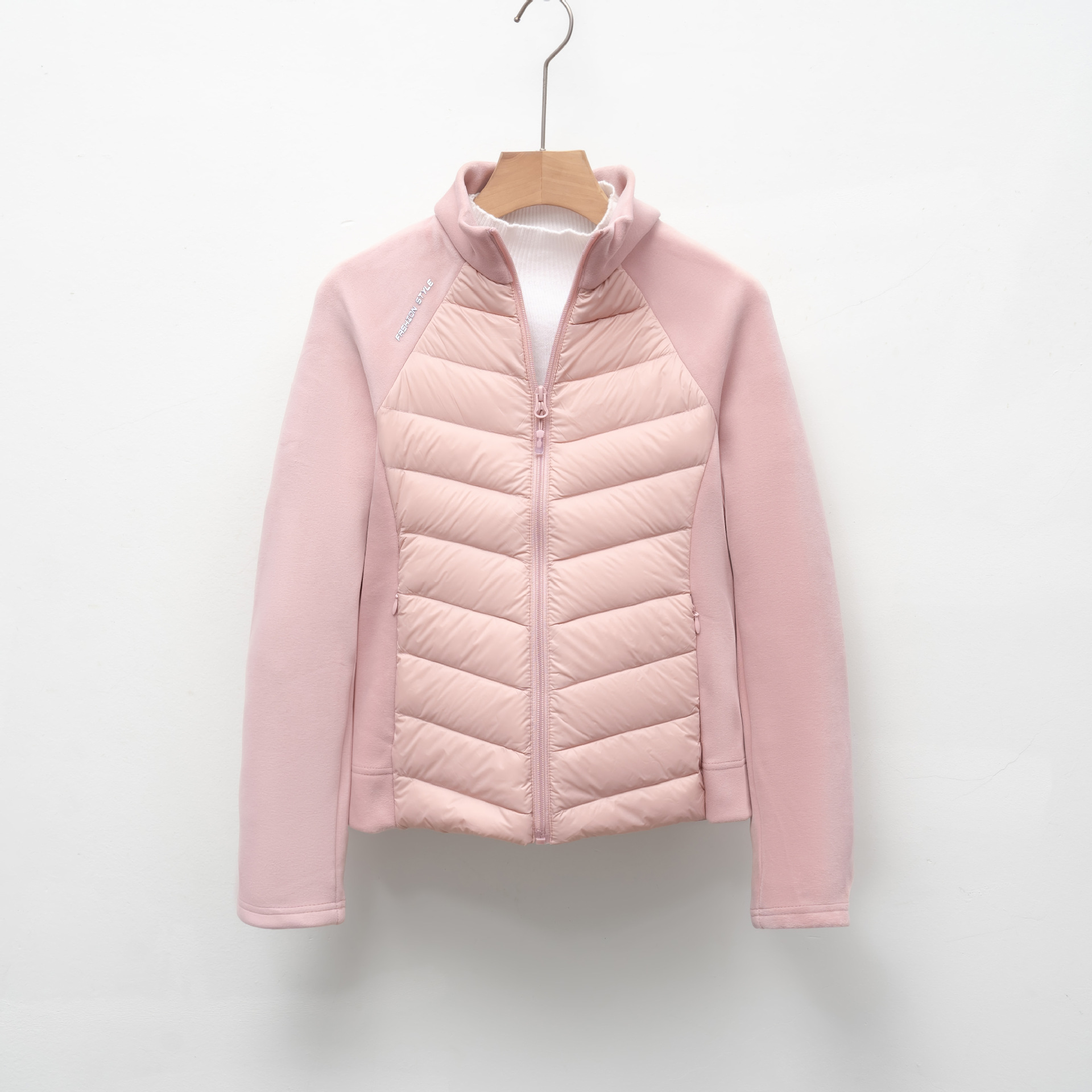 羽绒服新国标90绒轻薄立领女瑜伽拼接纯色修身百搭运动风 粉色 XL