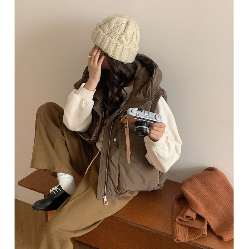 唐狮新款女背心羽绒服女新款冬季黑色外穿立领马甲设计感dx