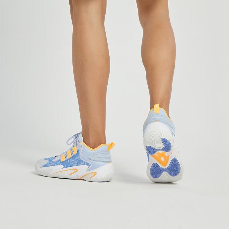 阿迪达斯(adidas) 男子BYW Select篮球鞋