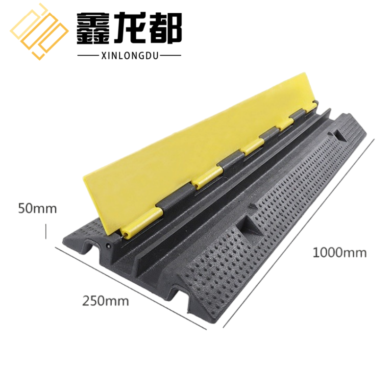 鑫龙都 道路缓冲带二线个