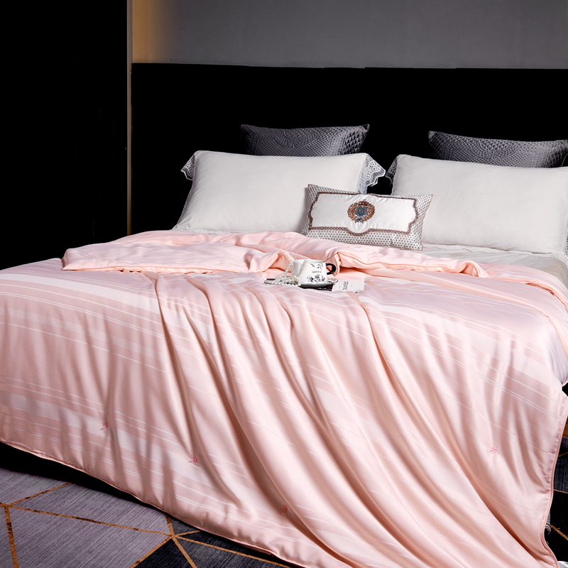 雅鹿莫代尔蚕丝被高清大图