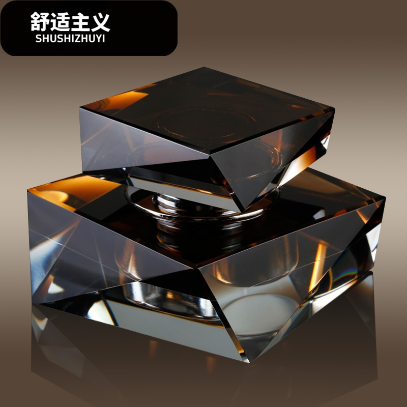 新款韩国水晶汽车模型车载香水座式车内饰品摆件创意多功能时尚女