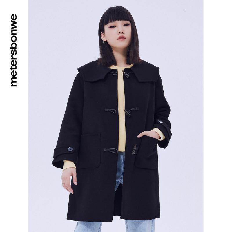 [1件5折价:365]美特斯邦威女大领羊角扣短大衣