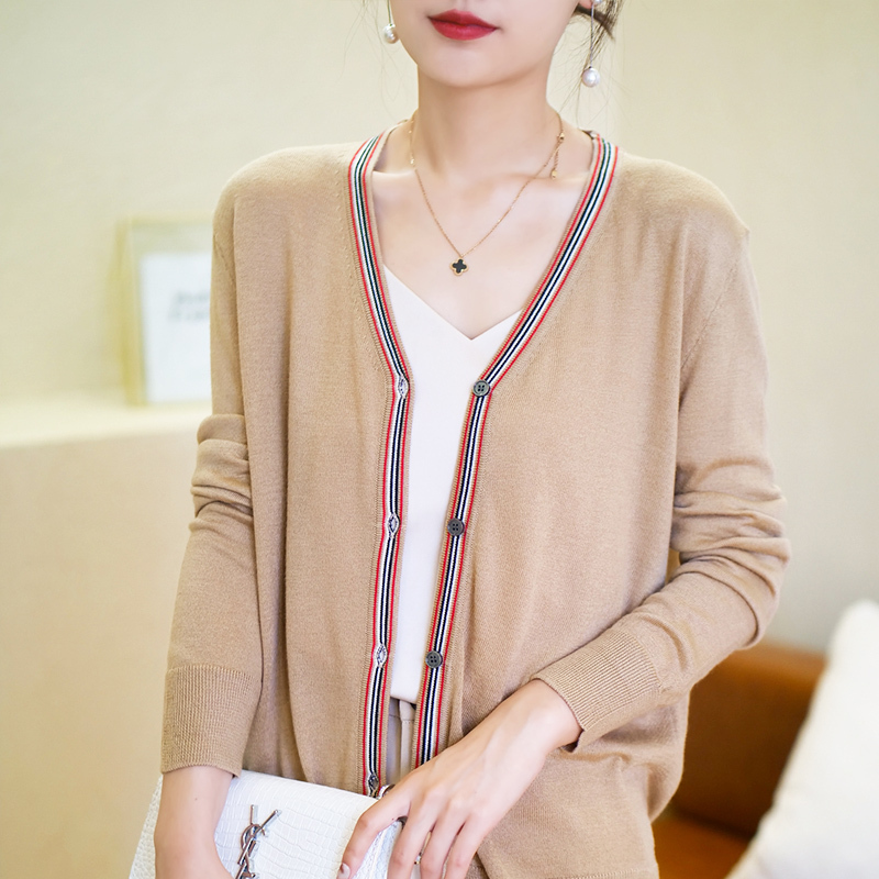 奴气质薄款羊毛针织开衫女秋季v领显瘦外搭宽松上衣打底衫毛衣外套