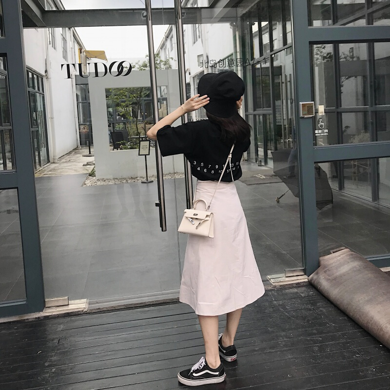 180617港味纯色高腰气质宽松中长款半身裙2018新款包臀裙女夏黑色现货