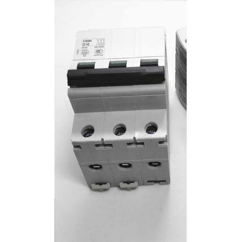 断路器DA47LE32.4P 6KA