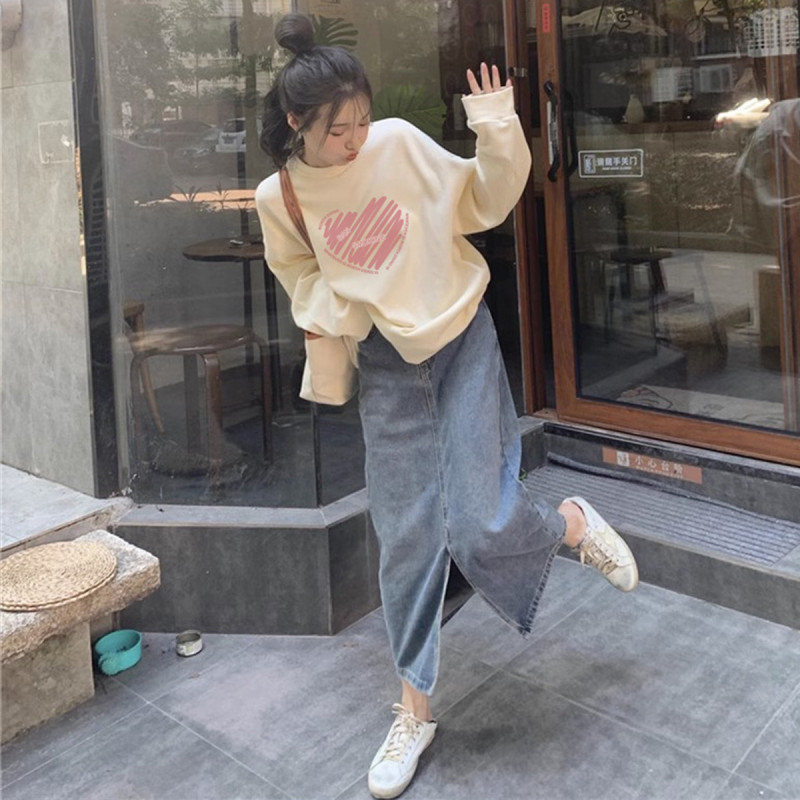 唐狮秋季新款女圆领前胸爱心图案卫衣百搭上衣简约潮流韩系