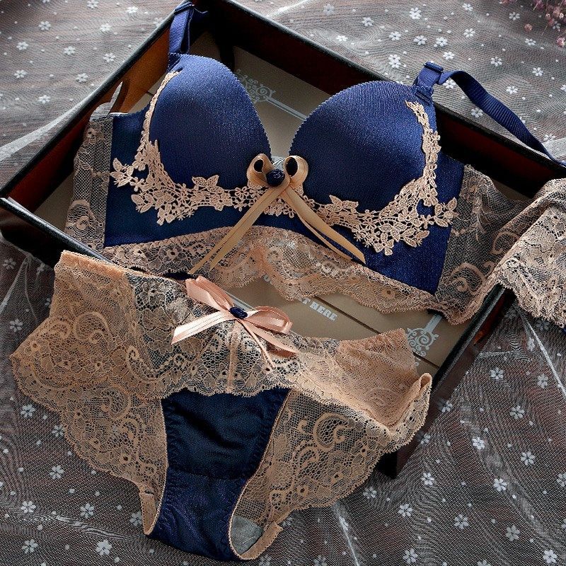 内衣刺绣无钢圈聚拢文胸调整型小胸套装名瑞德