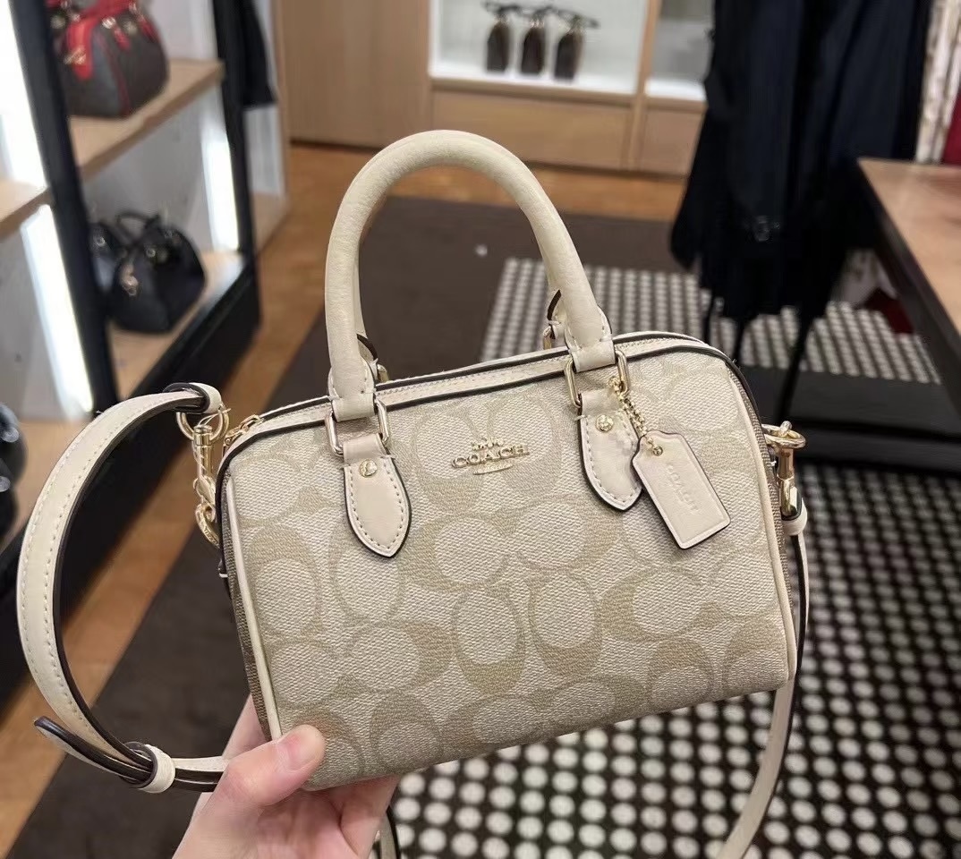 蔻驰(COACH)女包 女士枕头包女士斜挎包Mini Bennett 波士顿手提包 小方包 F32203 CH160IMOT4