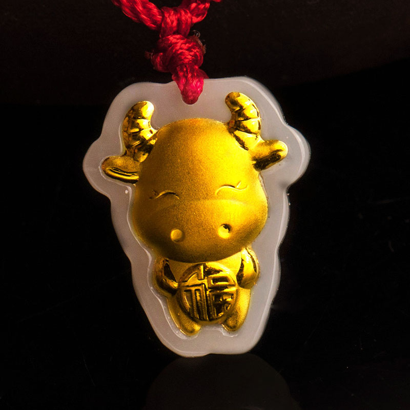 梦克拉 足金3D硬金黄金和田玉金镶玉白玉吊坠 生肖牛 暴福牛高清大图