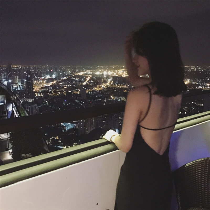 港味复古韩国chic风性感露背带连衣裙修身气质纯色中长裙女黑色