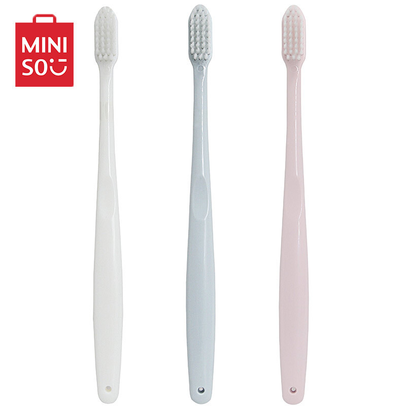 名创优品 (miniso)极简护龈瓷感成人牙刷小巧刷头日系软毛呵护牙龈(三支装含刷头套)