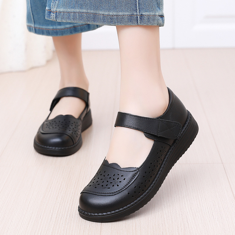 真皮圆头加宽女鞋夏款平跟软底妈妈鞋透气舒适镂空洞洞鞋