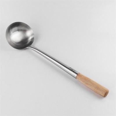 【精选】清水加厚不锈钢炒菜勺铲子 木把防烫锅铲木柄磨砂汤勺 多用勺铲长柄大炒勺手勺厨师炒菜专用 8两木把勺