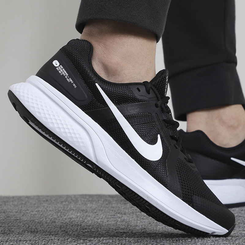 NIKE耐克鞋男2021新款经典黑白轻便运动鞋防滑跑步鞋CU3517-004