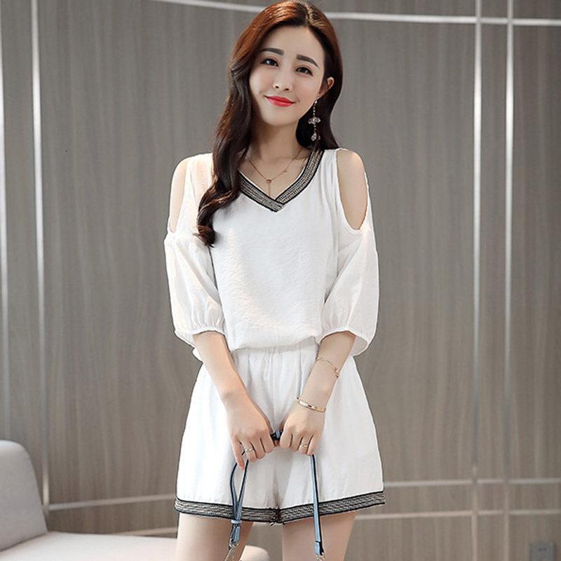 显瘦女士夏天新品漏肩v领宽松短裤两件套潮洋气时髦短装套装女