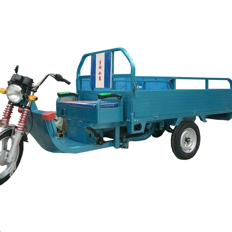 电动三轮车军绿色箱长22米宽12米电压72伏电瓶6只水电瓶