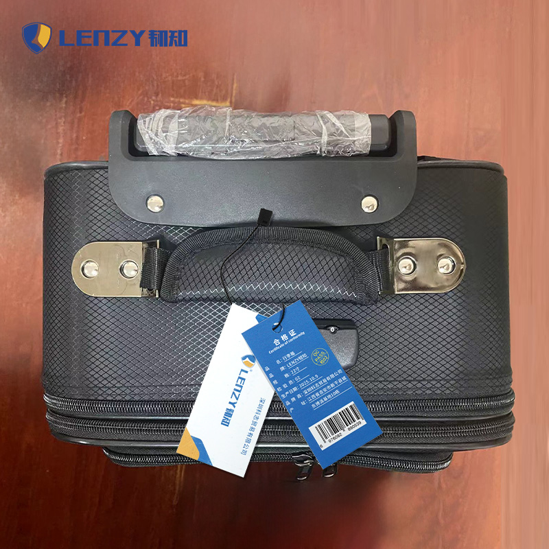 LENZY韧知 行李箱 22寸 个高清大图