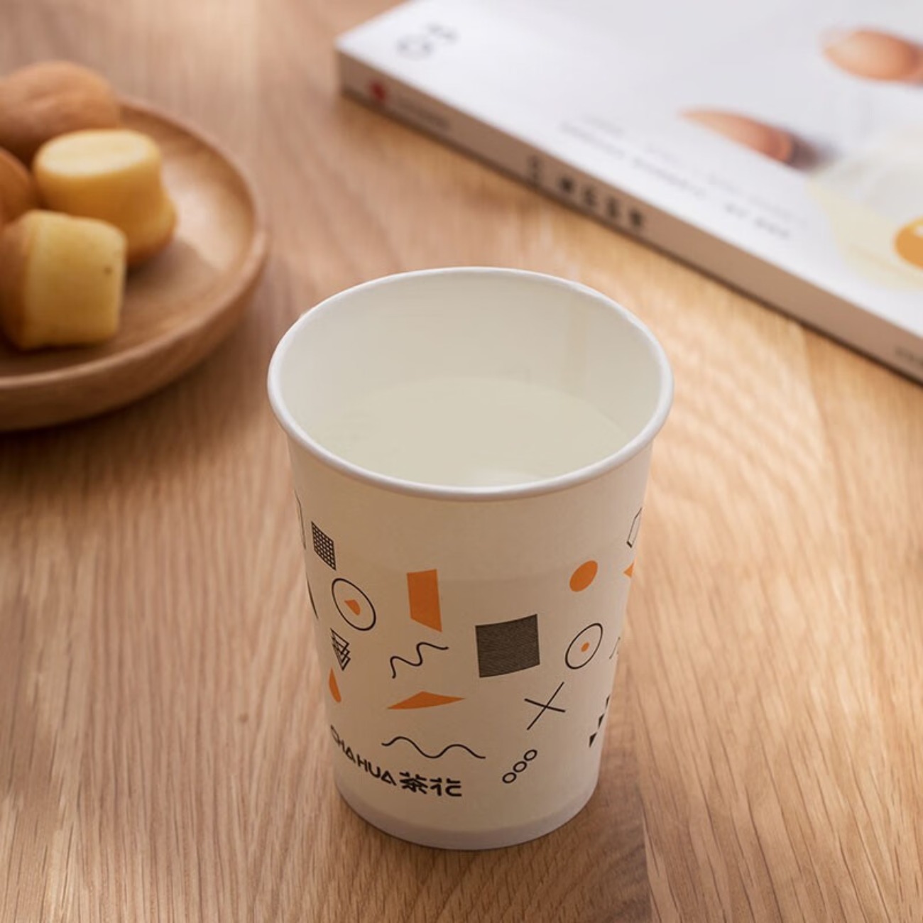茶花(CHAHUA) 一次性杯子家用纸杯 大号淋膜纸杯(1*50)3101-A高清大图