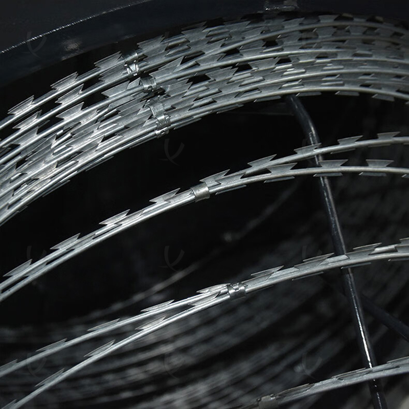 悍刀匠造 防爬网阻隔网封控单圈蛇腹型铁丝网伸缩保防撞 防护防爬网单圈(蓝黑色)10米 HDJ-404S-J001H高清大图