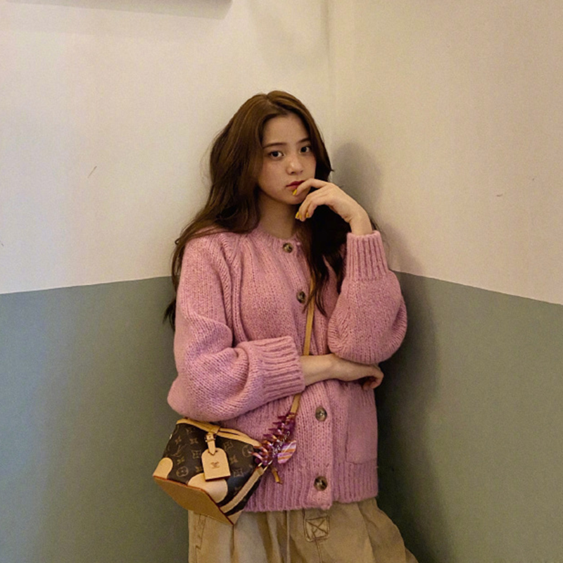 suntek欧阳娜娜同款粉色圆领毛衣外套女秋冬慵懒风宽松百搭外穿针织