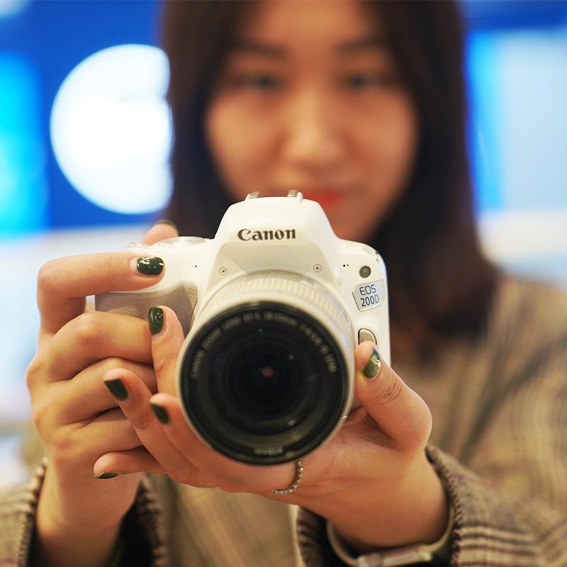 佳能(Canon)迷你单反EOS 200D(18-55)白色数码相机单反单镜头套装 约2420万像素高清大图
