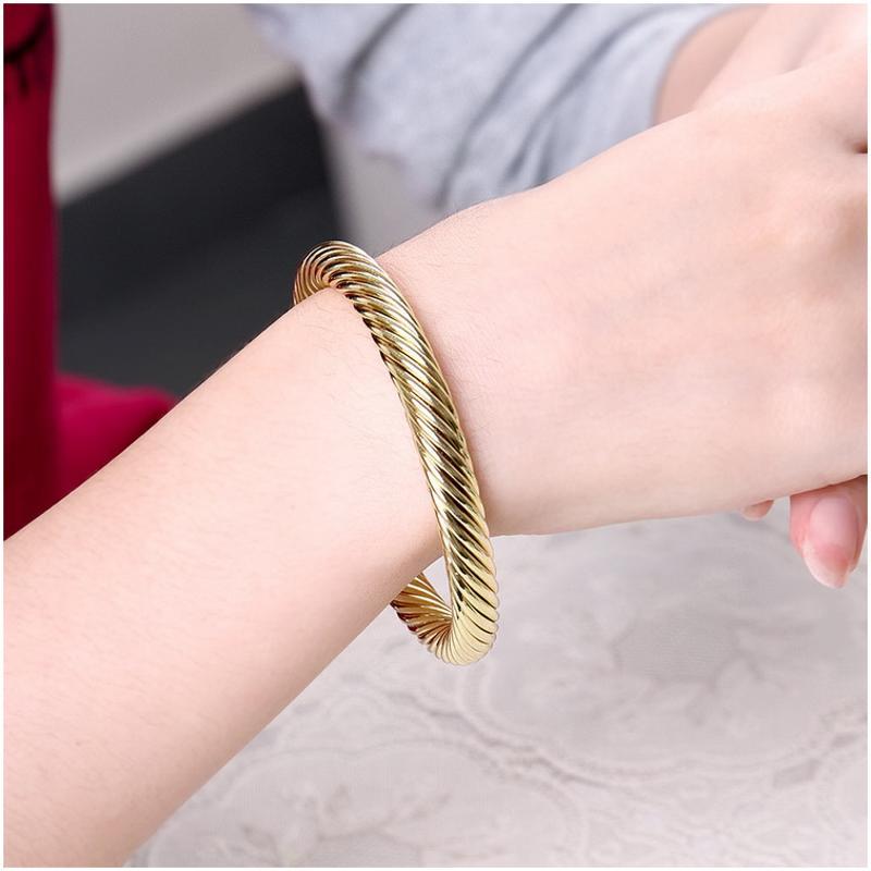 Z006 Women Gold Bracelet 女生饰品镀18K黄金色开口手镯日韩配饰送女朋友七夕情人节礼物
