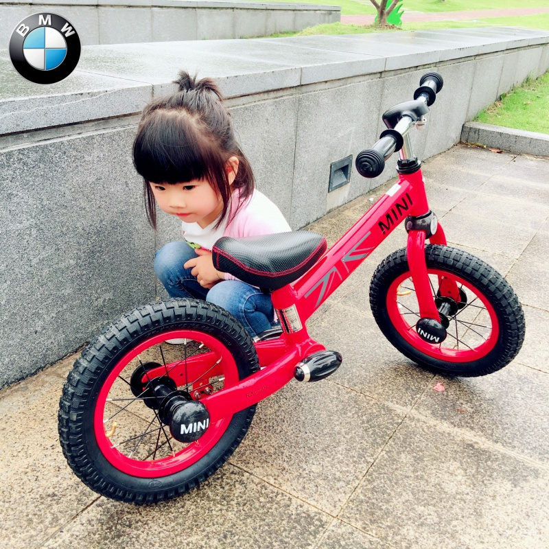 德国宝马mini儿童平衡车宝宝无脚踏自行车滑行车2岁6岁抖音同款