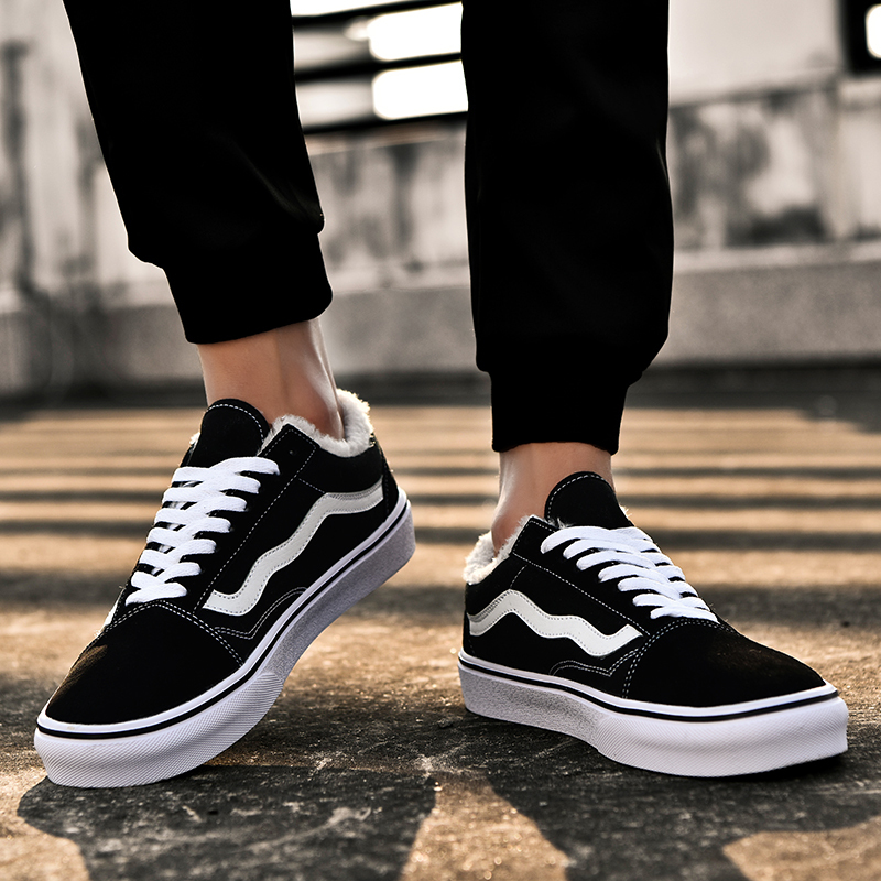 万斯旗舰店万斯男鞋经典款冬季保暖厚低帮滑板鞋帆布休闲加绒女鞋