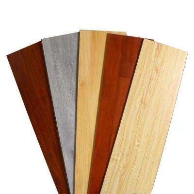 特价全新强化复合木地板工程装修仿实木地板商户家用简拆迁工程样品一