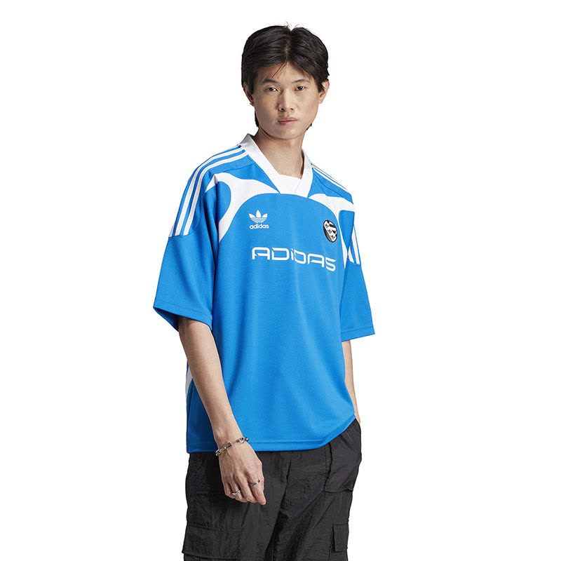 adidas originals三叶草三道杠Logo印花休闲宽松运动V领短袖足球