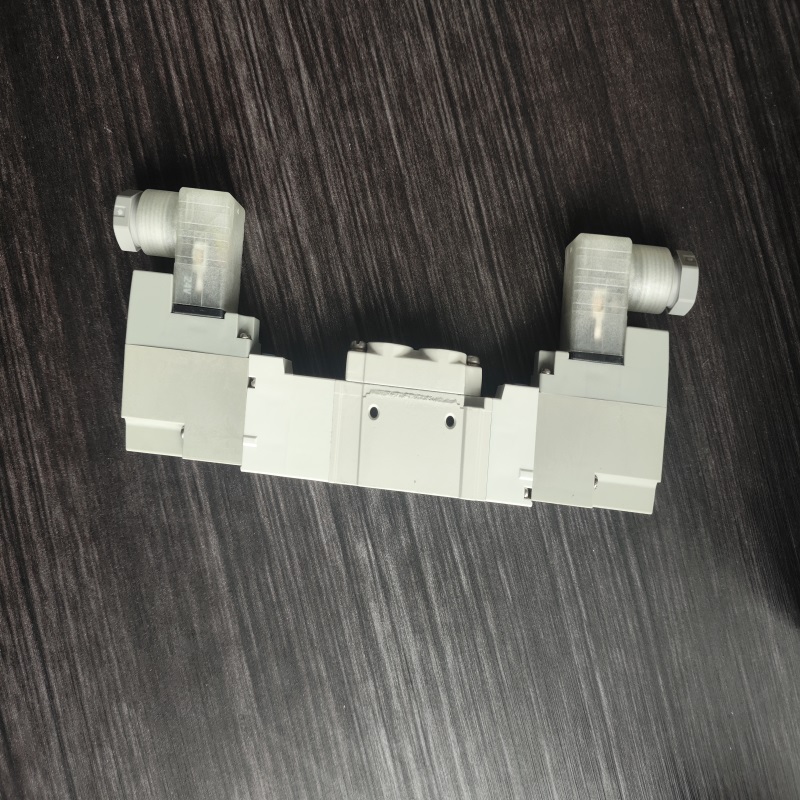 智铁 气动电磁阀 SY5320-5D-C8 个高清大图