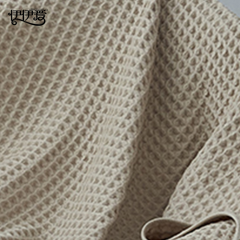 伊伊爱 YBH25233 蜂巢格方巾 棕色高清大图