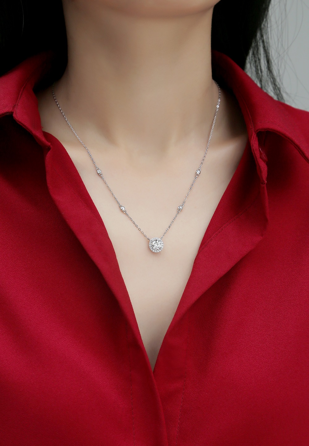 玖钻珠宝女士奢华贵族项链镶嵌璀璨宝石彰显贵族气质高清大图