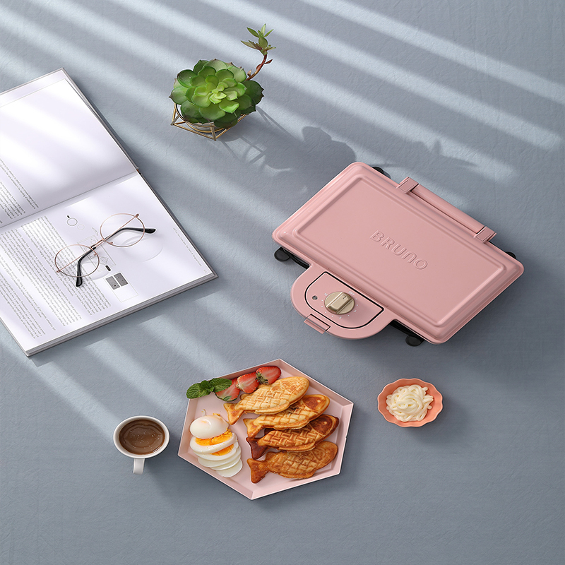 Bruno日本轻食机烹饪BOE044-PPK樱花粉烤面包机三明治家用早餐机双面加热三明治机华夫饼电饼档